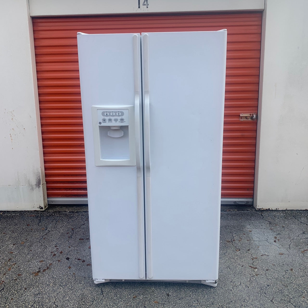 GE Side by Side Fridge GE Side by Side Fridge